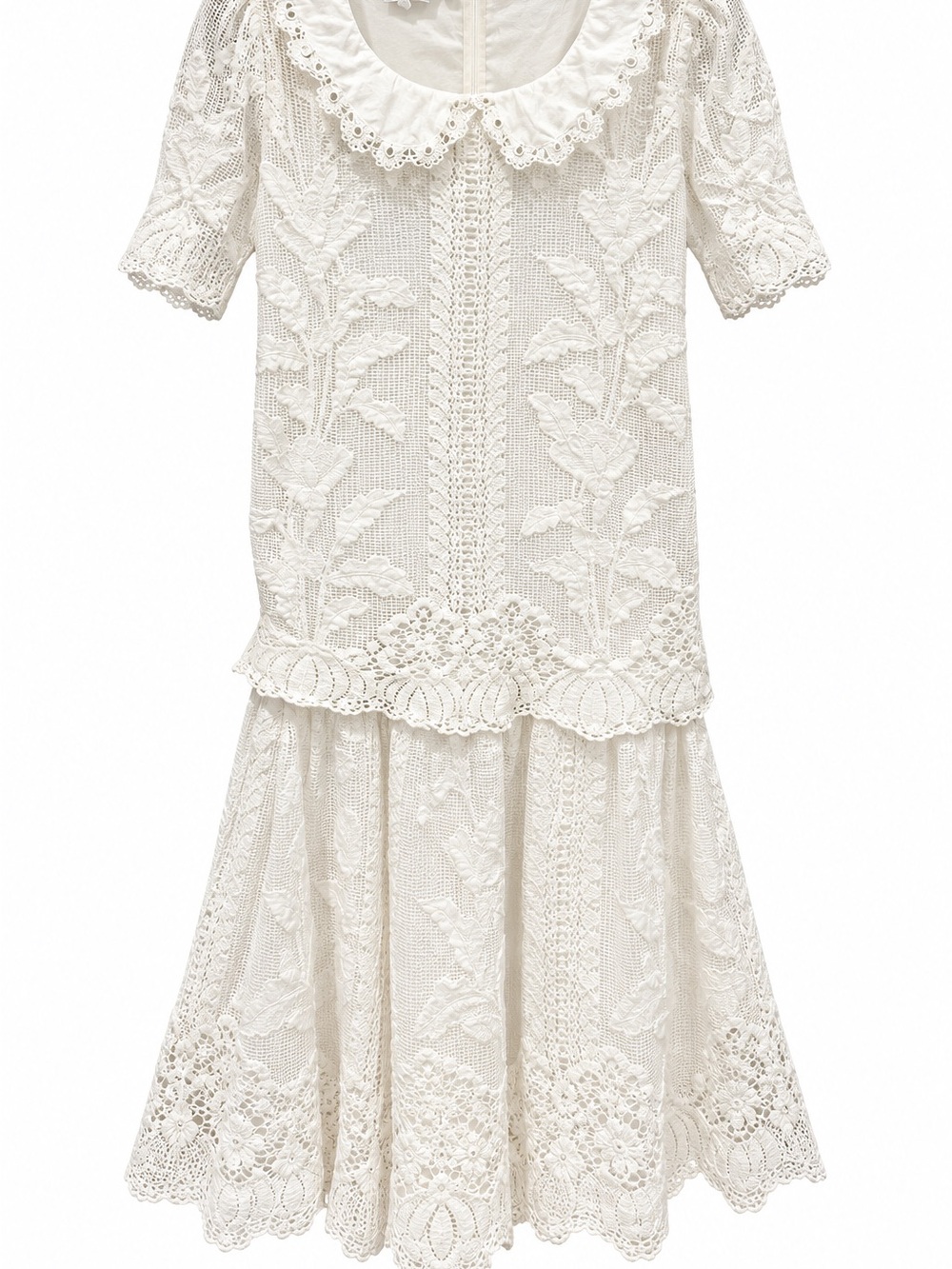Lace Crochet Dress in Cream looks vintage